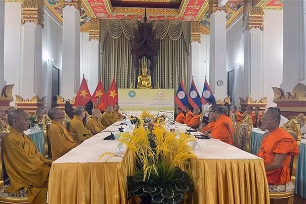 Fortalecen cooperación entre las sanghas budistas de Vietnam y Laos ảnh 1