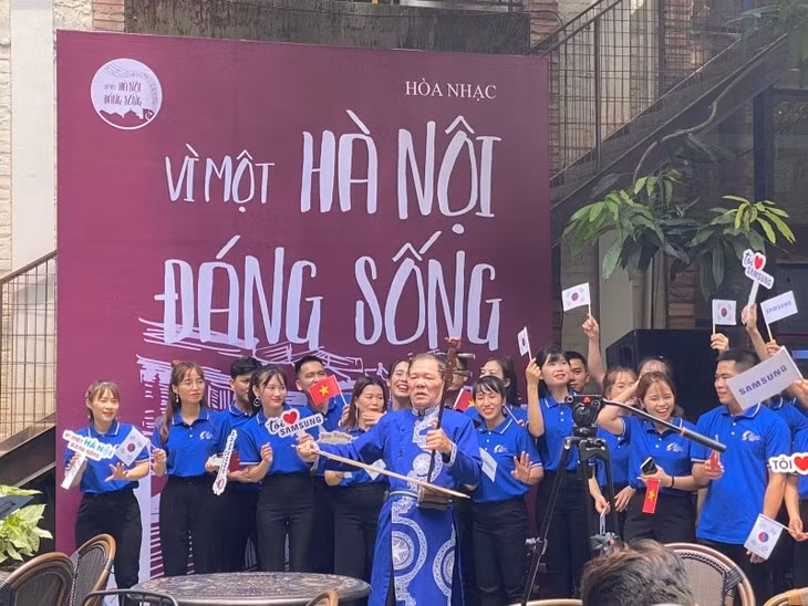Concierto “Por un Hanoi que vale la pena vivir” honran los espacios públicos de la capital ảnh 2