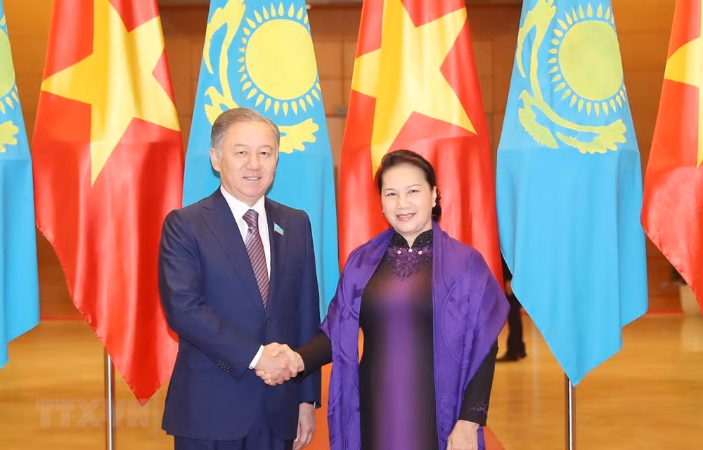 Robustecen nexos parlamentarios entre Vietnam y Kazajstán ảnh 1