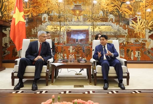 Impulsa Hanoi cooperación de inversión con localidades francesas ảnh 1