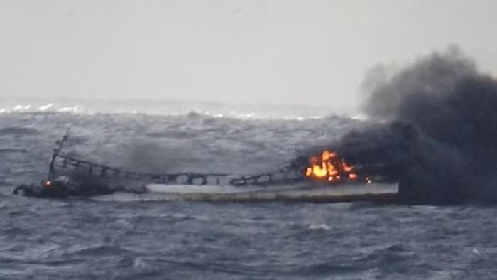 Acelera Corea del Sur rescate por incendio de barco con vietnamitas a bordo ảnh 1