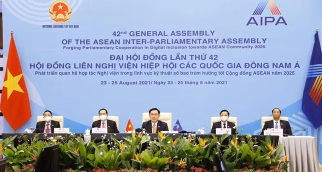 Brunei valora aportes de Vietnam al éxito de la AIPA-42 ảnh 1