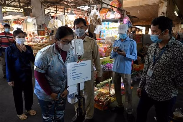 Camboya y Laos intensifican esfuerzos de prevención de pandemia ảnh 1