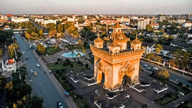 Laos planea pagar deuda pública de casi 14 mil millones de dólares ảnh 1