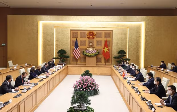 Vietnam desea recibir respaldo continuo de Estados Unidos para controlar el COVID-19 ảnh 2