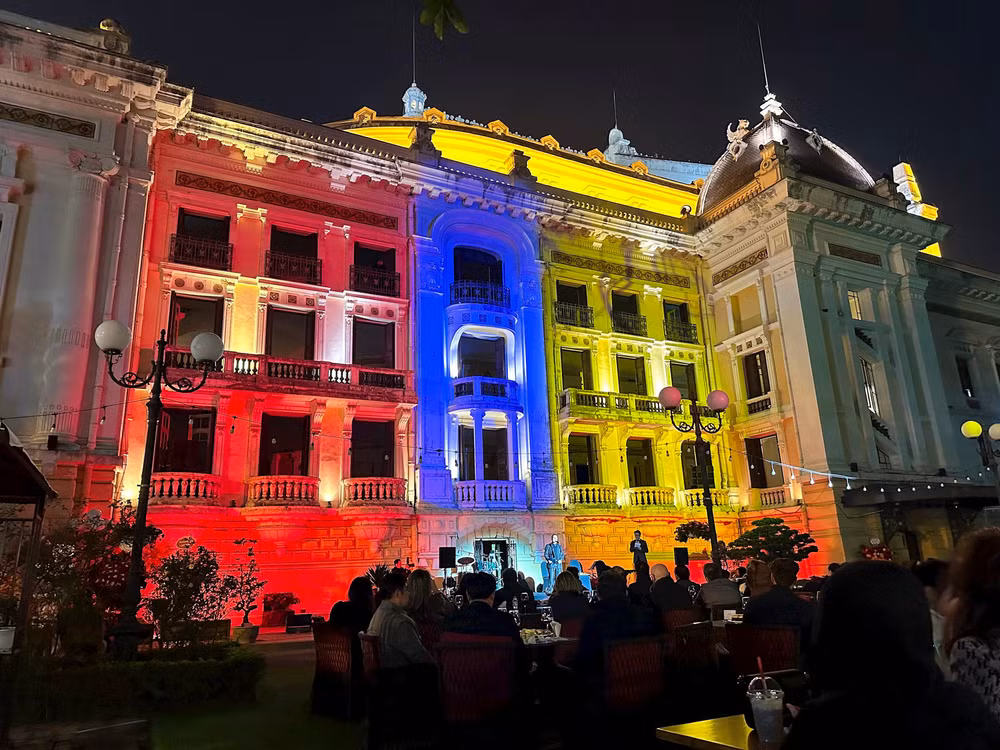 Lanzan nuevo producto cultural y turístico nocturno en Gran Ópera ảnh 1