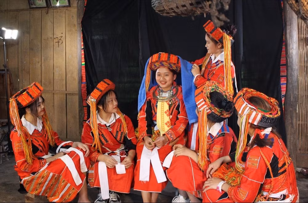 Promueven rica identidad cultural de etnias minoritarias vietnamitas ảnh 1