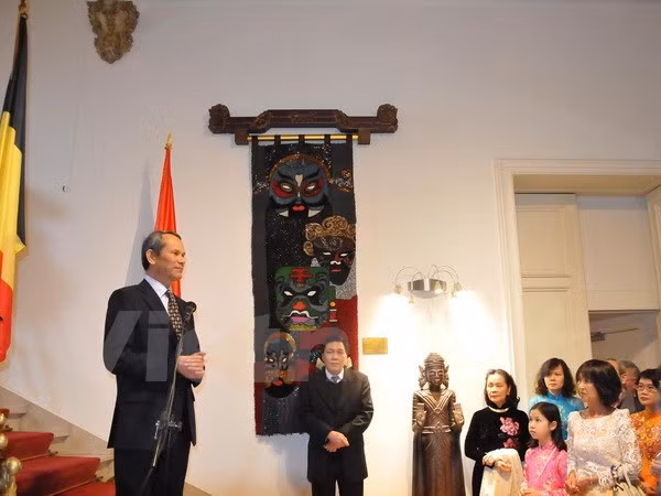 Vietnamitas en diferentes partes del mundo celebran Año Nuevo Lunar ảnh 1