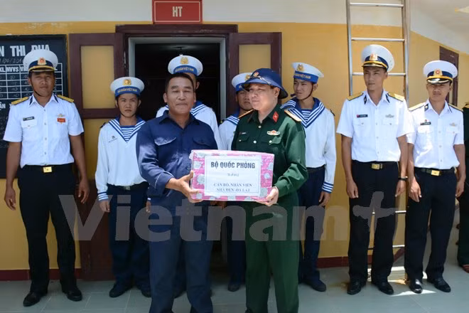 Hanoi recauda dos millones de dólares al fondo de respaldo a Truong Sa ảnh 1 Hanoi recauda dos millones de dólares al fondo de respaldo a Truong Sa ảnh 1