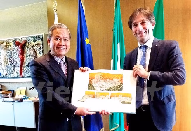 Promueven cooperación entre Vietnam y región italiana de Lombardía ảnh 1