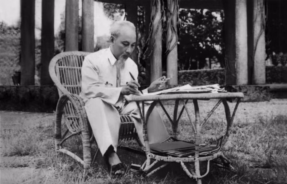 Conmemoran en Vietnam natalicio del Presidente Ho Chi Minh con amplias actividades culturales ảnh 1