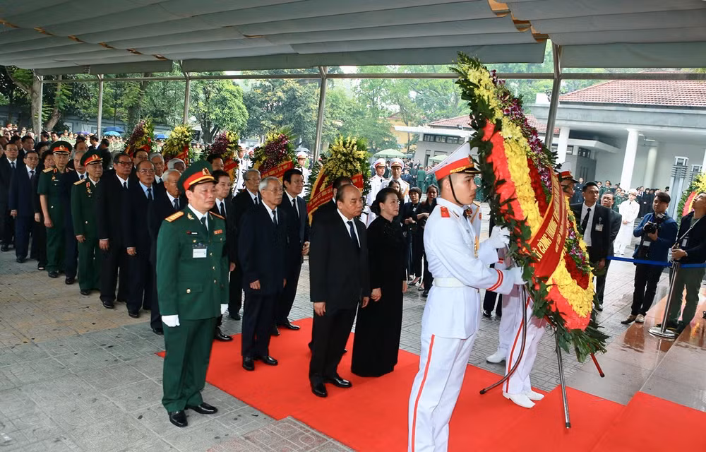 Efectúan ceremonia fúnebre en memoria del expresidente Le Duc Anh ảnh 1