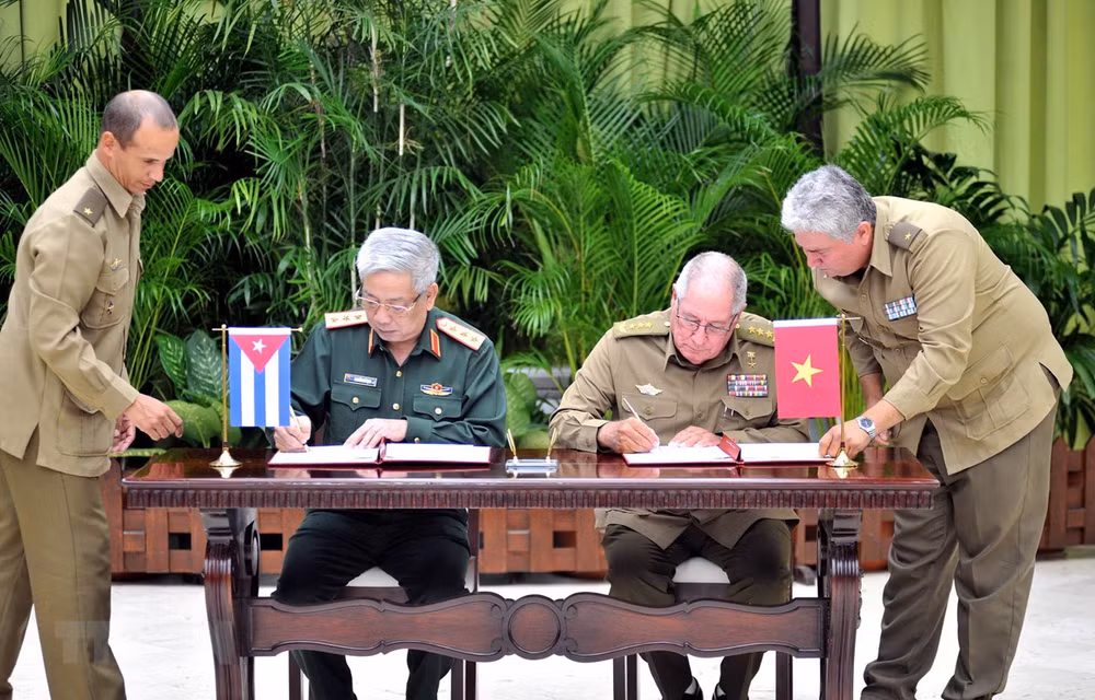 Acuerdan Vietnam y Cuba fortalecer cooperación en defensa ảnh 1