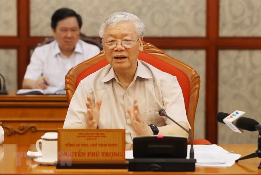 Máximo dirigente de Vietnam preside reunión del Buró Político ảnh 1