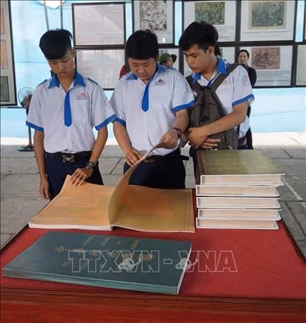 Exposición reafirma soberanía vietnamita sobre archipiélagos en Mar del Este ảnh 1