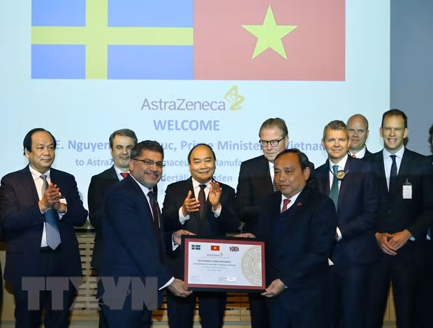 Visita Premier de Vietnam planta de grupo farmacéutico líder de Suecia ảnh 1