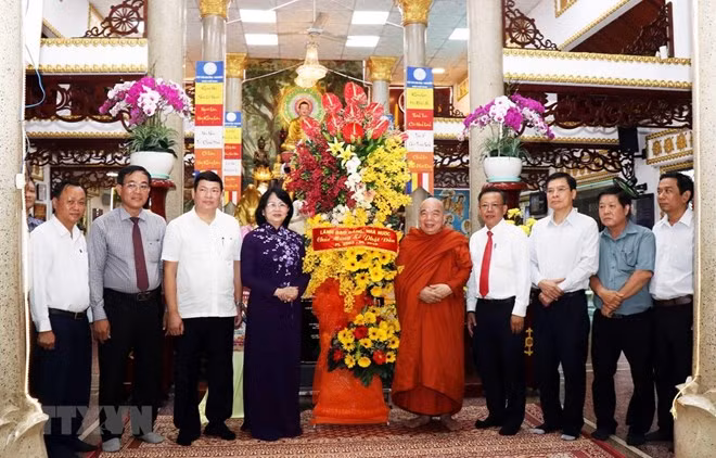 Vicepresidenta vietnamita elogia contribución de budistas a la construcción nacional ảnh 1