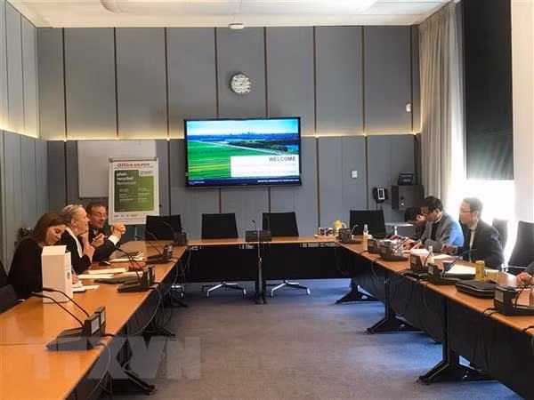 Delegación de Comisión de Asuntos Jurídicos del Parlamento vietnamita visita Países Bajos ảnh 1