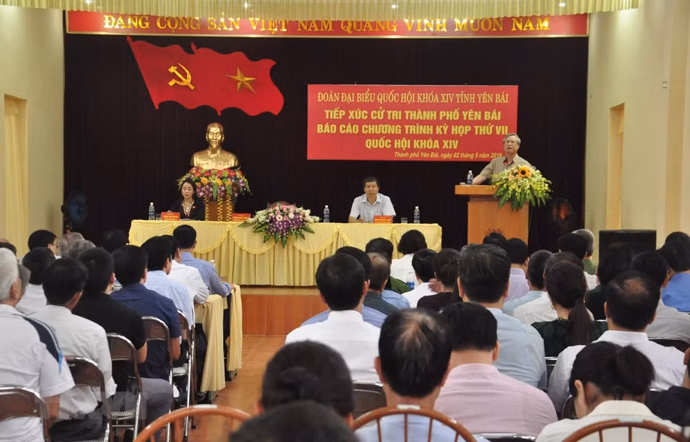 Dirigentes vietnamitas sostienen contactos con electores de cara a próximas sesiones parlamentarias ảnh 1