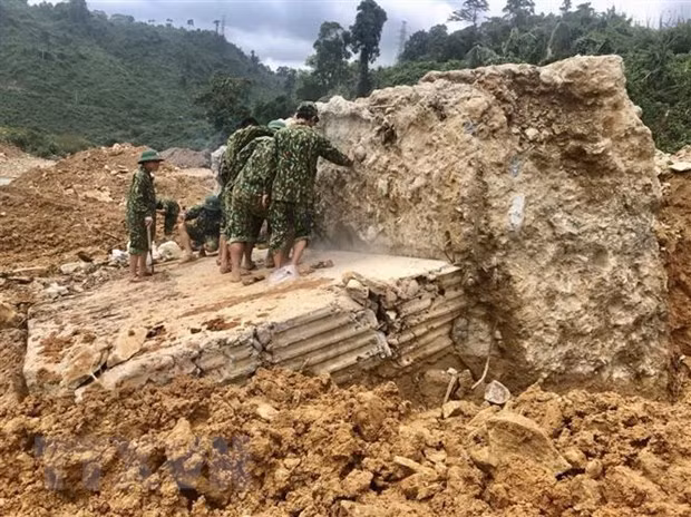 Suspenden búsqueda de desaparecidos en hidroeléctrica Rao Trang 3 ảnh 1
