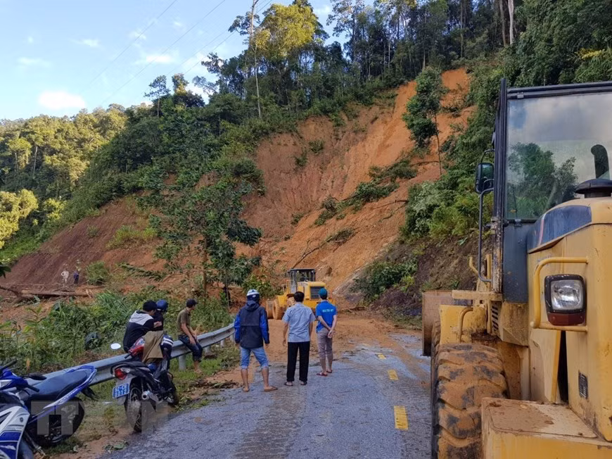 Vietnam adopta medidas para superar consecuencias de deslaves de tierra ảnh 1