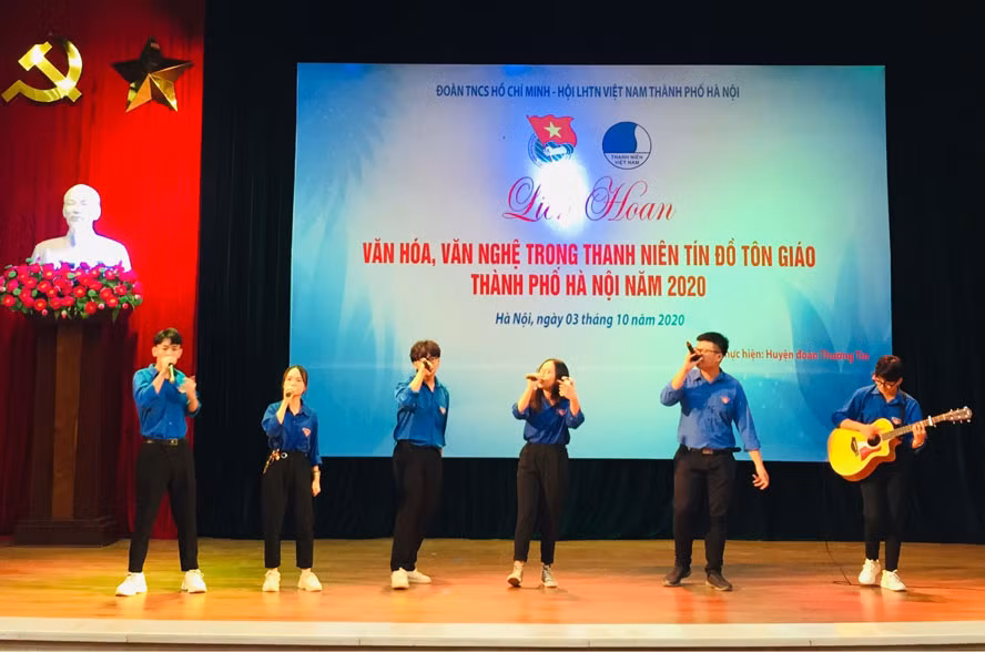 Celebran en Hanoi festival cultural y artístico entre jóvenes creyentes y de minorías étnicas ảnh 1