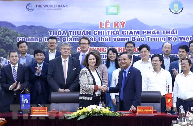 Vietnam y el Banco Mundial firman acuerdo de pago por reducción de emisiones ảnh 1 Vietnam y el Banco Mundial firman acuerdo de pago por reducción de emisiones ảnh 1