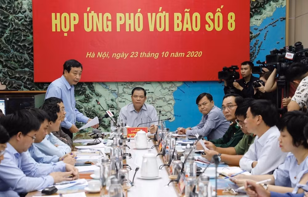 Vietnam se esfuerza para hacer frente a tormentas e inundaciones en la región central ảnh 1