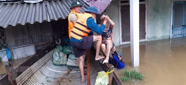 Laos y Tailandia expresan condolencias a Vietnam ante pérdidas causadas inundaciones ảnh 1