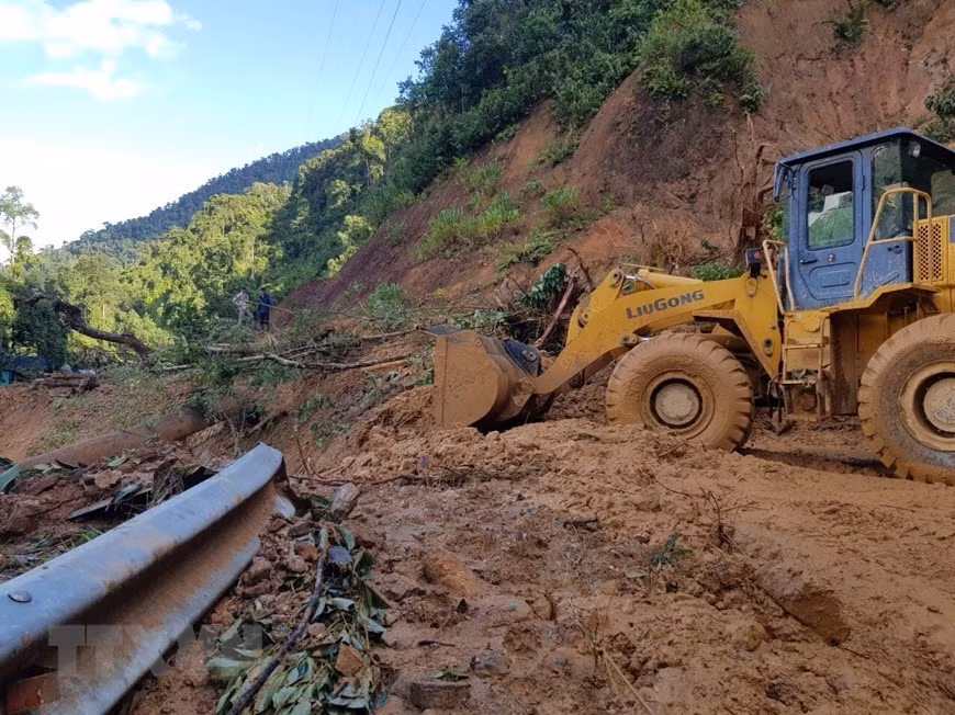 Reportan al menos 46 desaparecidos por deslizamiento de tierra en Vietnam ảnh 1