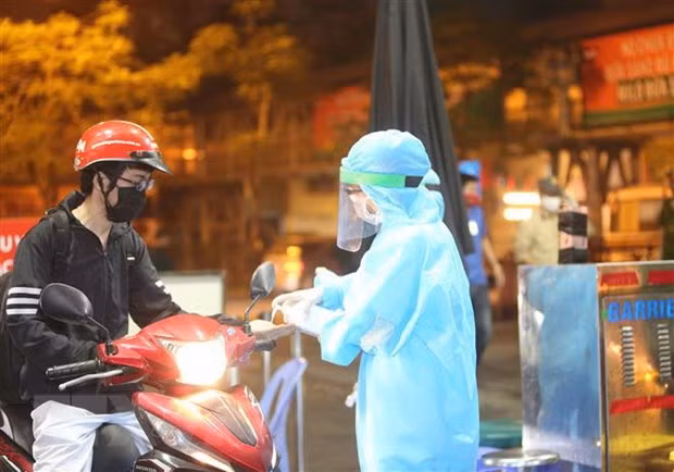 Provincia vietnamita de Thanh Hoa continúa fortaleciendo la prevención y control del COVID-19 ảnh 1