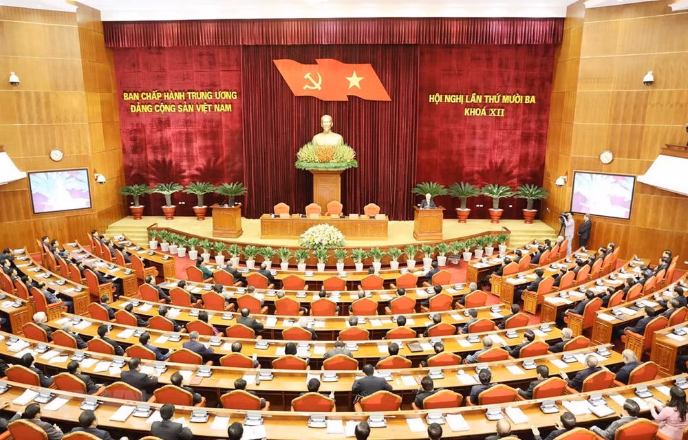 Clausuran XIII pleno del Comité Central del Partido Comunista de Vietnam ảnh 1 Clausuran XIII pleno del Comité Central del Partido Comunista de Vietnam ảnh 1