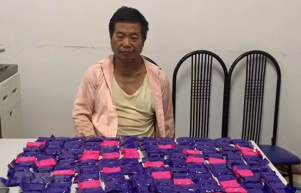 Detienen en Vietnam a individuo con más de 43 mil pastillas de metanfetamina ảnh 1 Detienen en Vietnam a individuo con más de 43 mil pastillas de metanfetamina ảnh 1