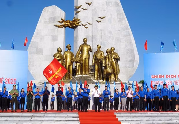 Lanzan en provincia vietnamita campaña veraniega de jóvenes voluntarios ảnh 1