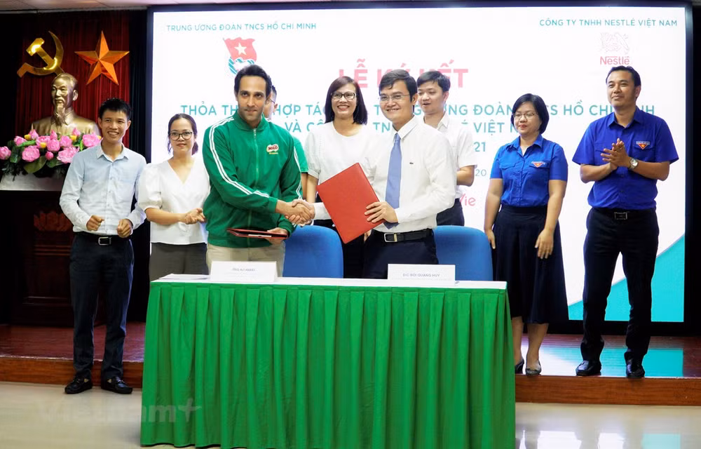 Unión juvenil y Nestle Vietnam cooperan en favor de niños de escasos recursos ảnh 1 Unión juvenil y Nestle Vietnam cooperan en favor de niños de escasos recursos ảnh 1
