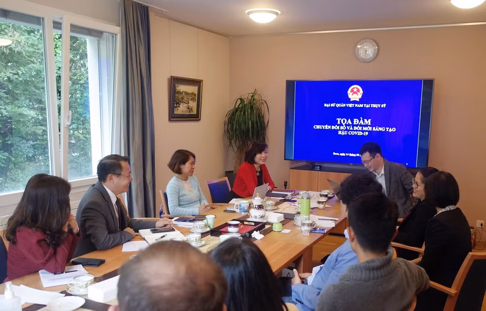 Vietnamitas debaten en Suiza transformación digital e innovación ảnh 1 Vietnamitas debaten en Suiza transformación digital e innovación ảnh 1