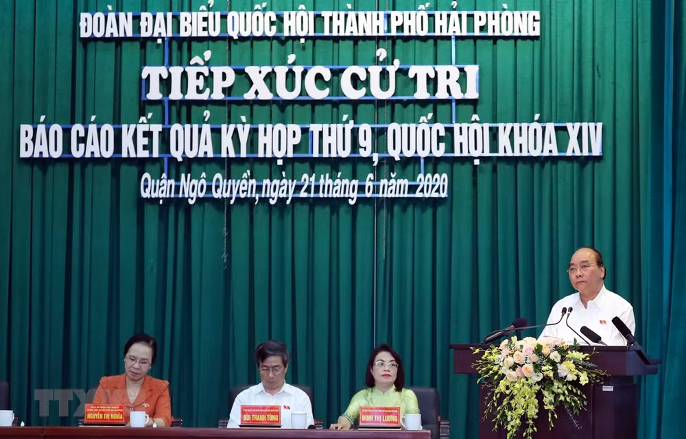 Primer ministro vietnamita sostiene contactos con votantes ảnh 1 Primer ministro vietnamita sostiene contactos con votantes ảnh 1