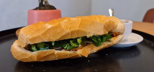 Lista de 50 mejores comidas callejeras del mundo incluye al bocadillo vietnamita ảnh 1