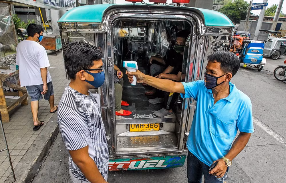 Filipinas e Indonesia continúan reportando miles de nuevos casos del COVID-19 por día ảnh 1