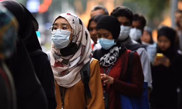 Malasia prohíbe la entrada a ciudadanos de países con rebrote epidémico ảnh 1
