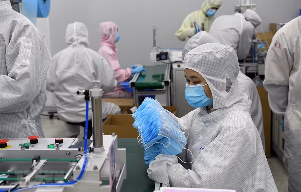 Pondrá Camboya en funcionamiento nueva planta de producción de mascarillas ảnh 1