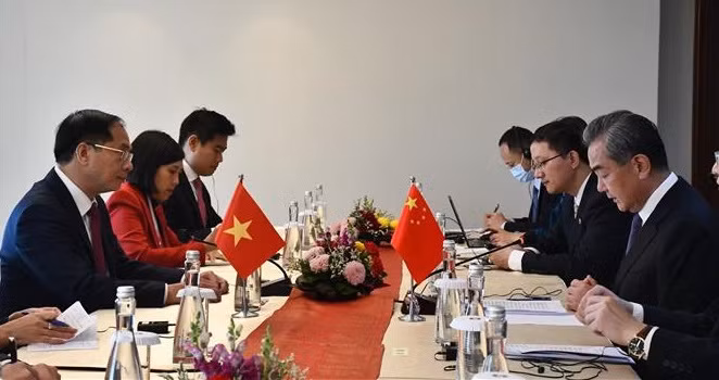 AMM-56: Vietnam y China promueven sus nexos de cooperación ảnh 1