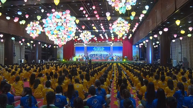 Efectúan en Vietnam ceremonia de réquiem a mártires ảnh 1
