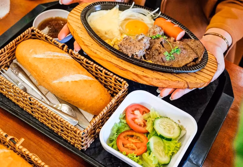 Desayunos vietnamitas entre los mejores del mundo ảnh 1