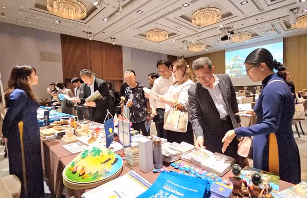 Vietnam Airlines y Saigontourist promueven los destinos de Vietnam en Japón ảnh 1