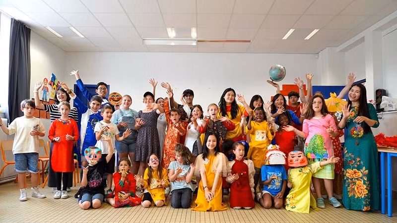 Celebran Festival de Vietnam en ciudad francesa ảnh 1