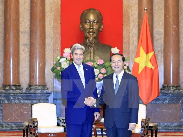 Presidente de Vietnam recibe a John Kerry ảnh 1