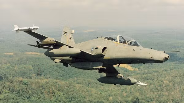 Mueren pilotos en accidente de caza de combate en Malasia ảnh 1
