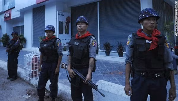 Myanmar arrestó a más de 200 narcotraficantes en frontera con Tailandia ảnh 1