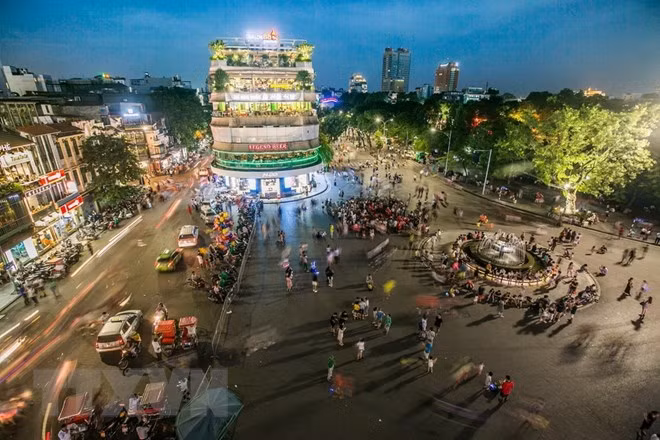 Libre zona alrededor del lago Hoan Kiem de Hanoi para circulación de vehículos en el Tet ảnh 1